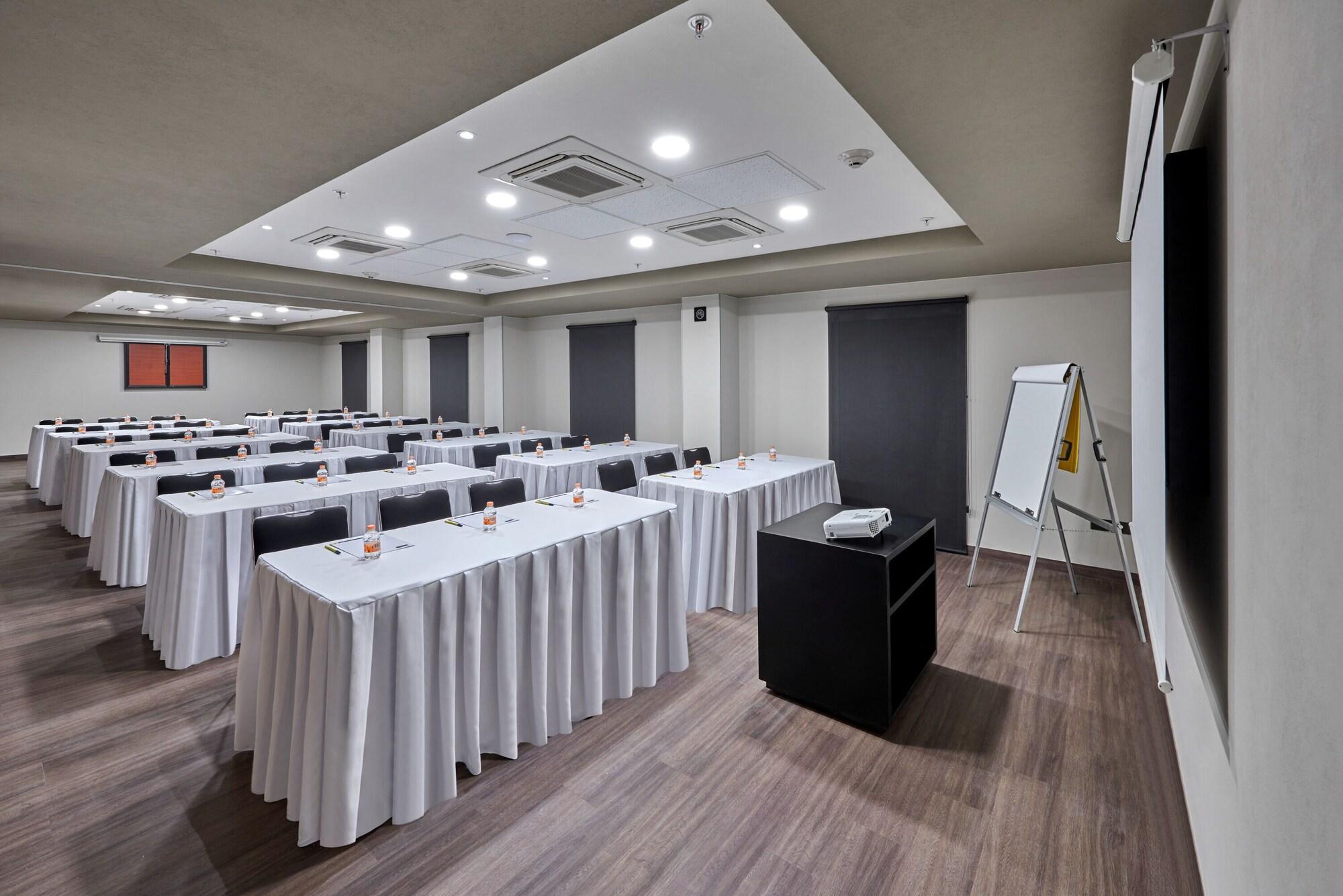 City Express By Marriott Hermosillo Expo Экстерьер фото